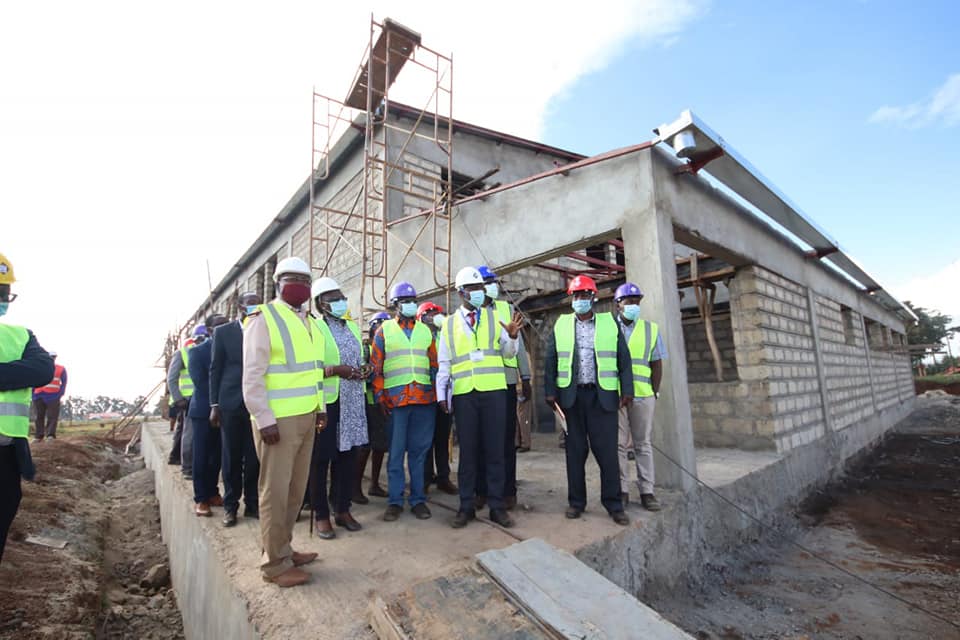 GOVERNOR KIRAITU COMES TO THE RESCUE OF LIVELIHOODS FOR TRADERS AT IBIS MARKET, TIMAU.