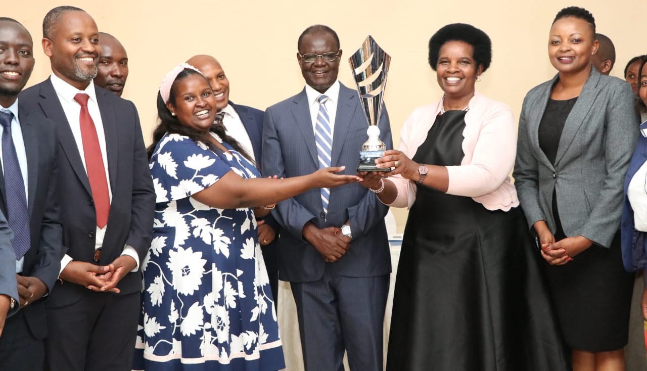 County administration awards best performance in 100 days rapid Result Initiative cycle.