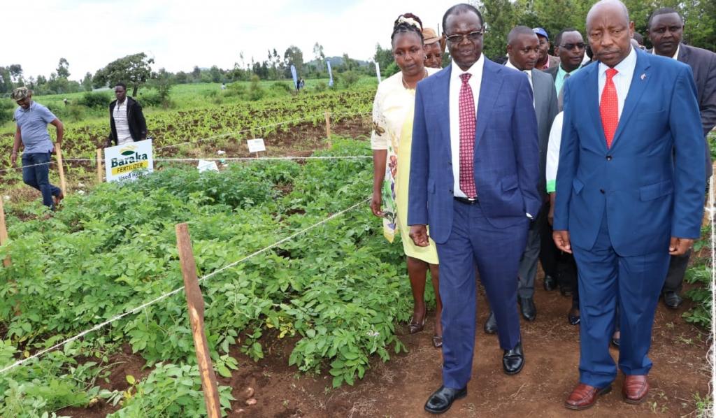GOVERNOR URGES FARMERS TO TAKE TRAINING PROGRAMS SERIOUSLY.
