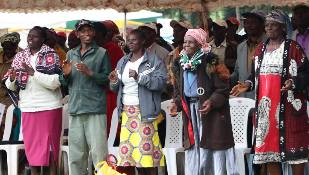GOVERNOR URGES FARMERS TO TAKE TRAINING PROGRAMS SERIOUSLY.