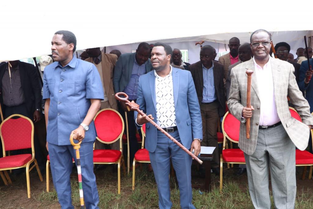 A UNITY OF PURPOSE: NJURI NCHEKE LEADERS BURY THEIR DIFFERENCES.