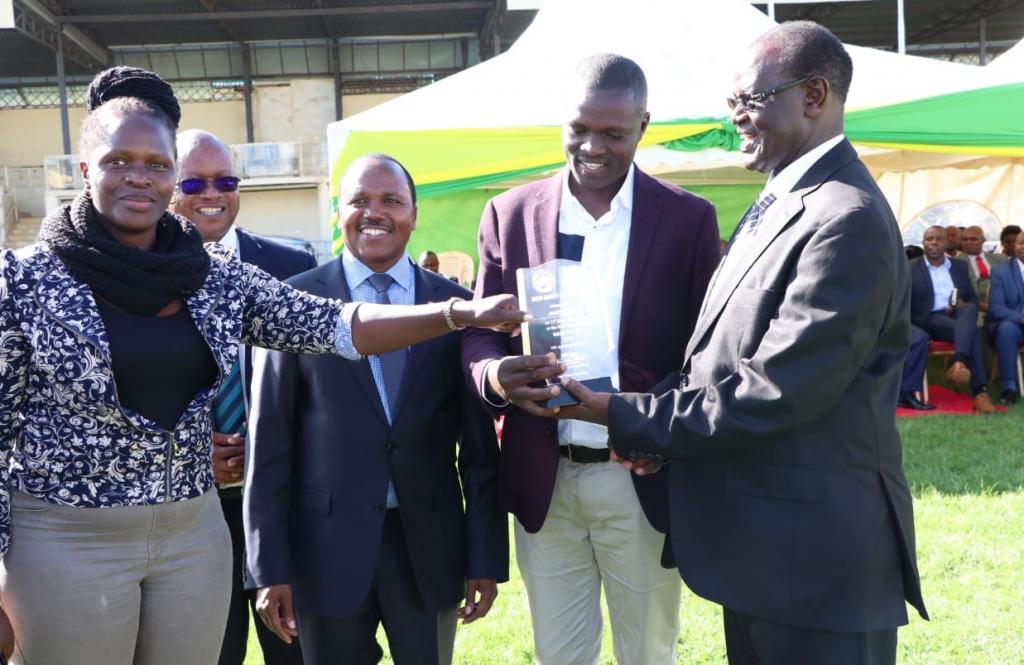 MARKETS AND TOWNS TO BE GIVEN A CHANCE TO MANAGE THEIR OWN REVENUE AND USE IT FOR THEIR OWN DEVELOPMENT.