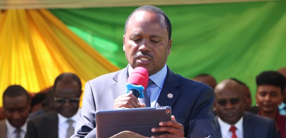 MARKETS AND TOWNS TO BE GIVEN A CHANCE TO MANAGE THEIR OWN REVENUE AND USE IT FOR THEIR OWN DEVELOPMENT.