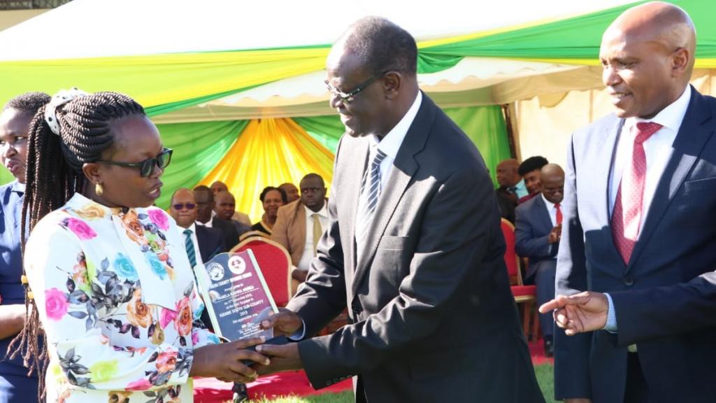 MARKETS AND TOWNS TO BE GIVEN A CHANCE TO MANAGE THEIR OWN REVENUE AND USE IT FOR THEIR OWN DEVELOPMENT.
