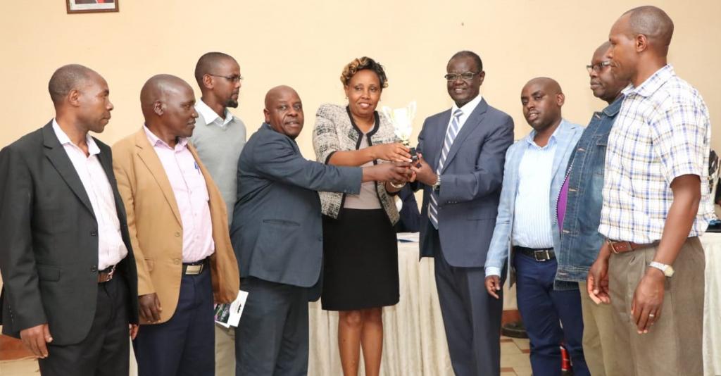 County administration awards best performance in 100 days rapid Result Initiative cycle.
