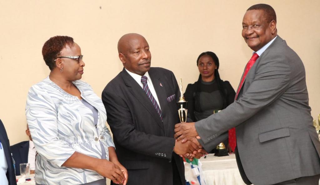 County administration awards best performance in 100 days rapid Result Initiative cycle.