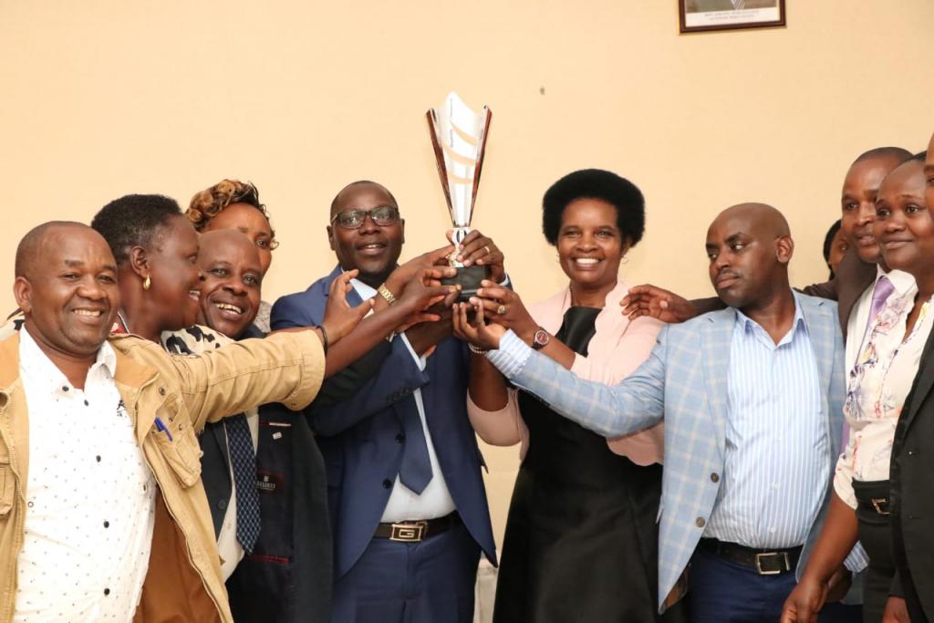 County administration awards best performance in 100 days rapid Result Initiative cycle.