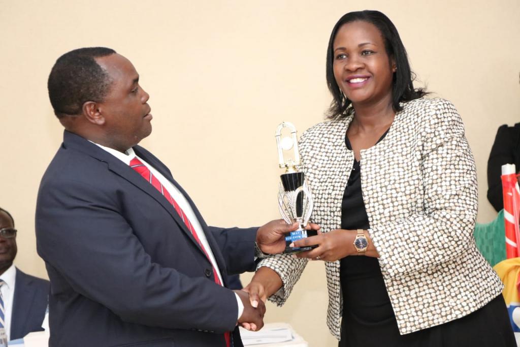County administration awards best performance in 100 days rapid Result Initiative cycle.