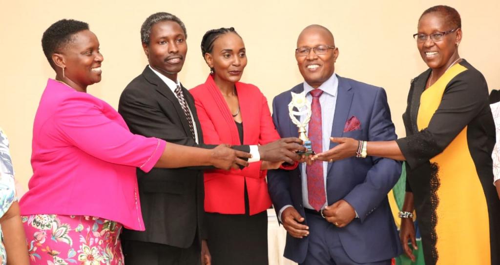 County administration awards best performance in 100 days rapid Result Initiative cycle.