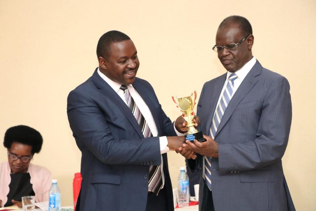 County administration awards best performance in 100 days rapid Result Initiative cycle.
