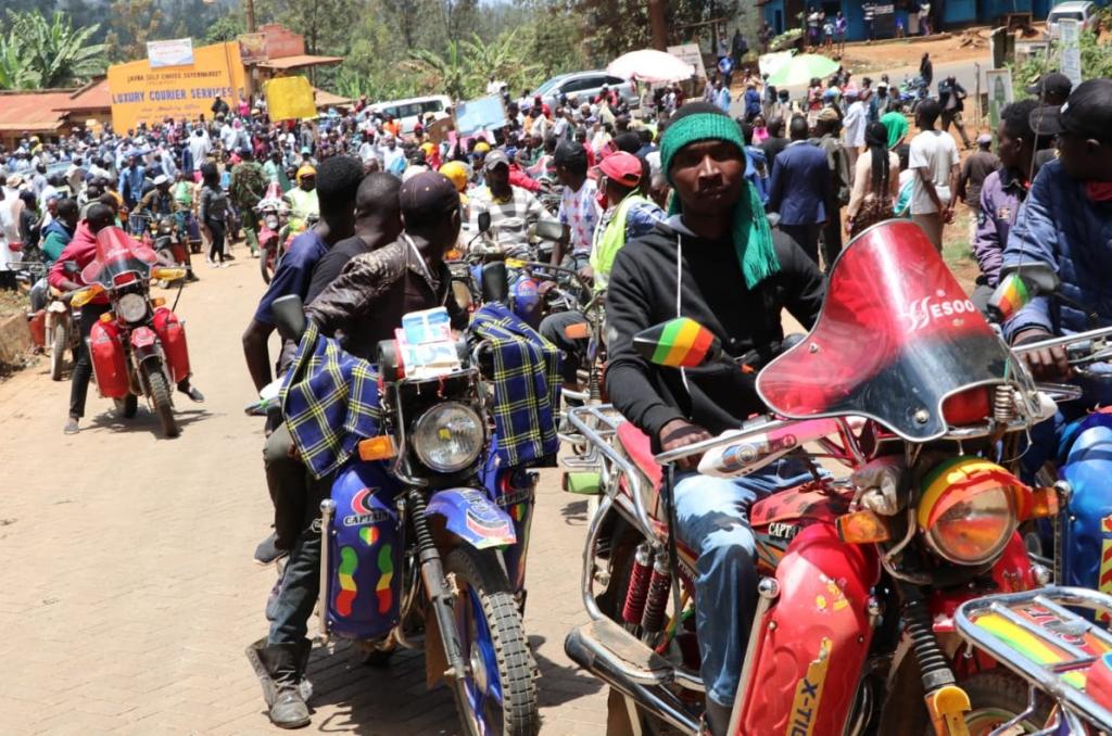 Governor Tells Distractors And Promise More Projects To Equalize All Corners Of The County.