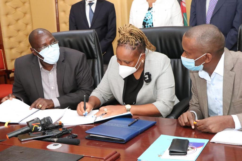 GOVERNOR KIRAITU WITNESSES SIGNING OF FINANCIAL AGREEMENT TO BOOST WATER SUPPLY IN MERU.