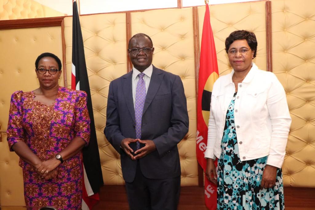 GOVERNOR KIRAITU WITNESSES SIGNING OF FINANCIAL AGREEMENT TO BOOST WATER SUPPLY IN MERU.