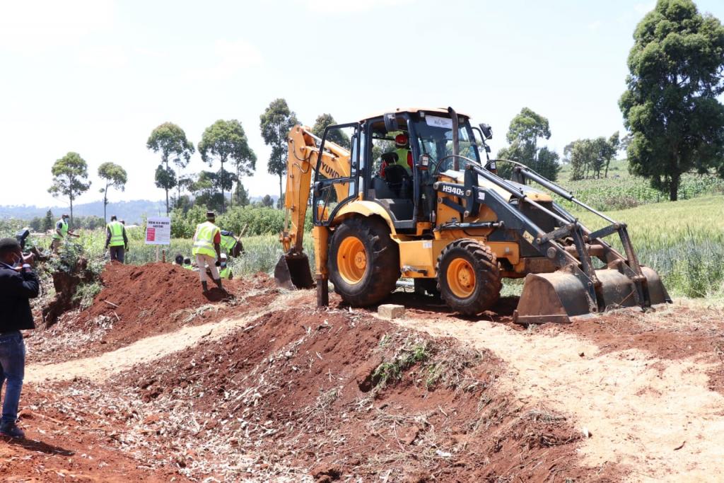 GOVERNOR KIRAITU ACCOMPANIED BY TWO CABINET SECRETARIES INSPECT ONGOING CONSTRUCTION OF MEGA WATER PROJECT IN BUURI.