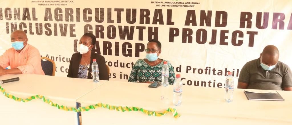 100 FARMERS FROM ACROSS THE COUNTY TO HELP TRAIN FARMERS ON BEST AGRICULTURAL PRACTISES.